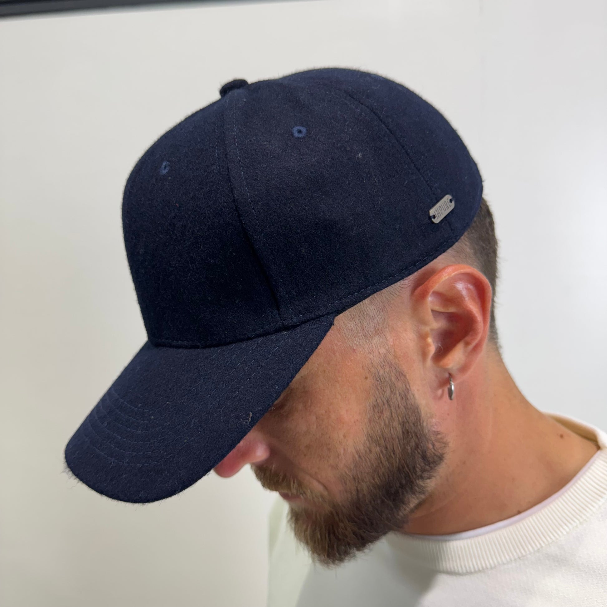 Cap. Visiera lana Impure