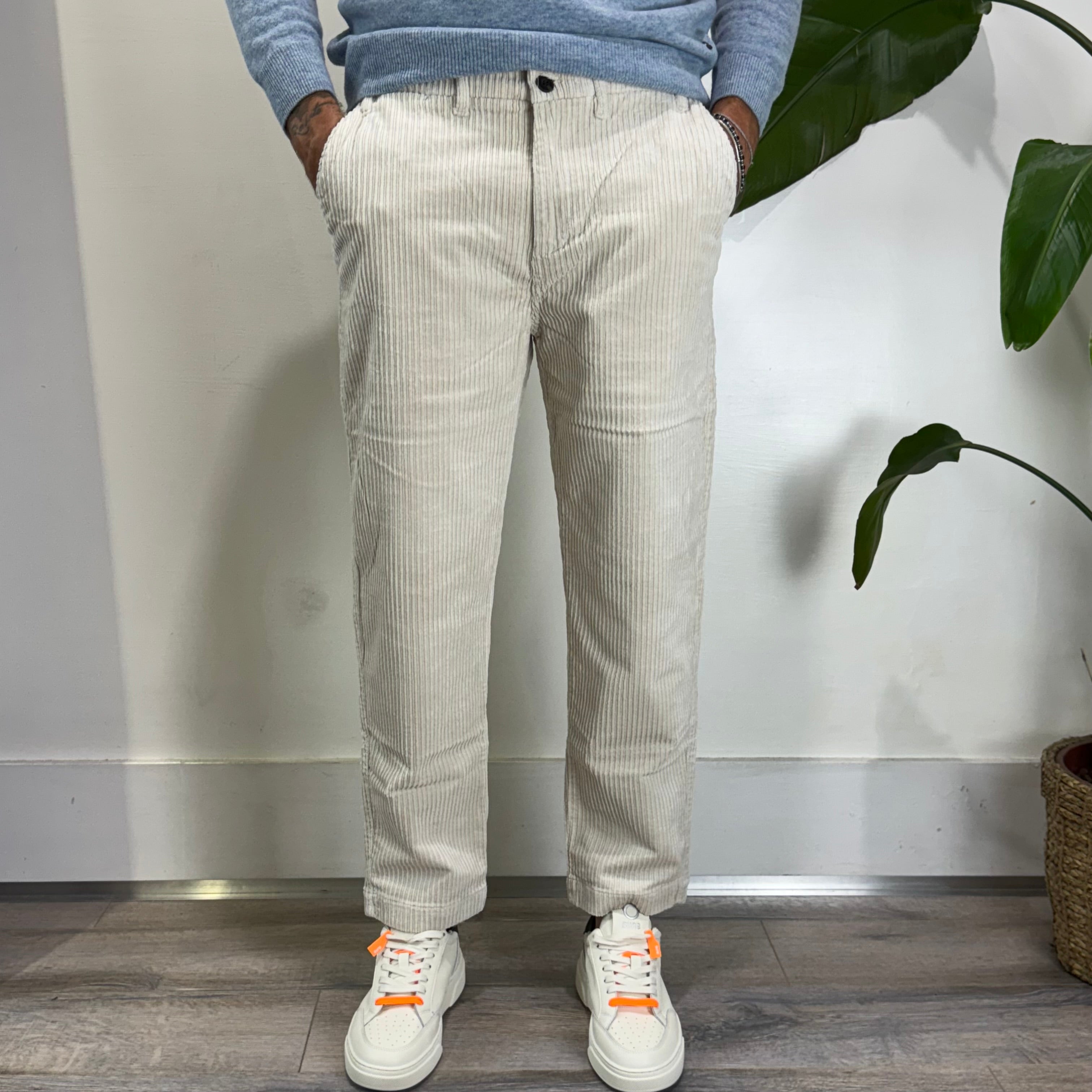 Chino Theo