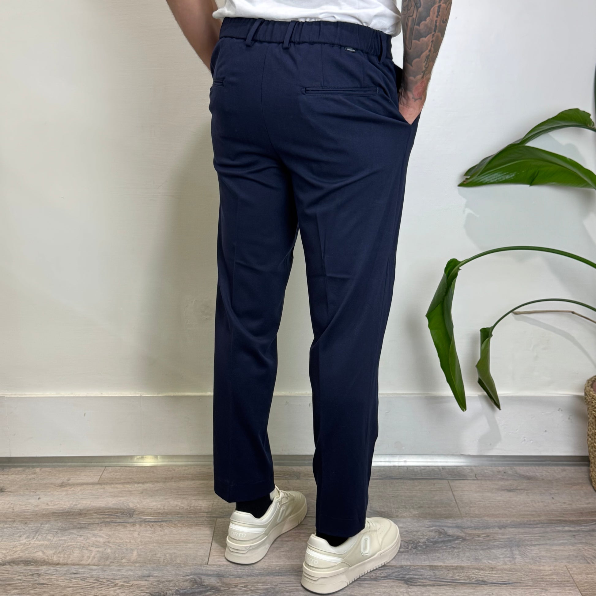 Pantalaccio in punto Milano